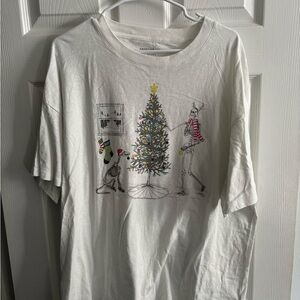 American Eagle Outfitters White Short Sleeve Tee with Festive Design